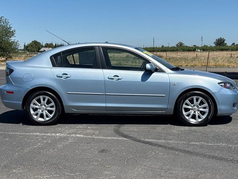Used 2007 MAZDA MAZDA3 i Touring FWD image 3