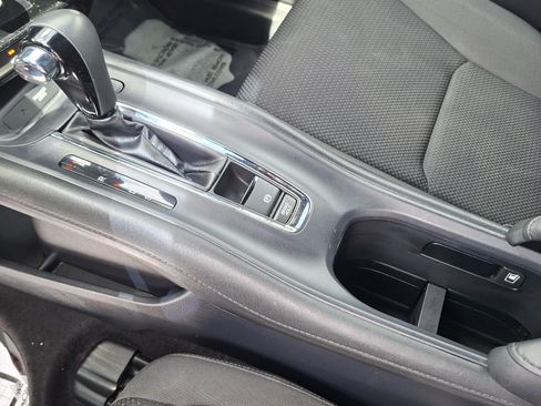 Used 2021 Honda HR-V Sport image 16