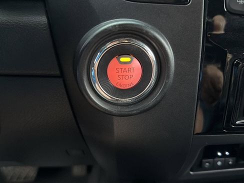 Used 2024 Nissan Titan SV image 11