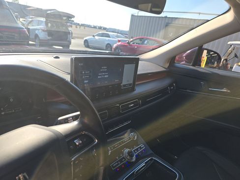 Used 2022 Lincoln Nautilus Reserve image 18