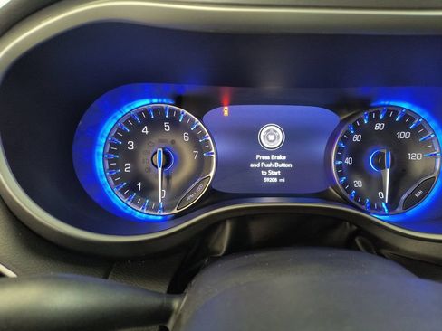 Used 2024 Chrysler Pacifica Touring-L FWD image 14