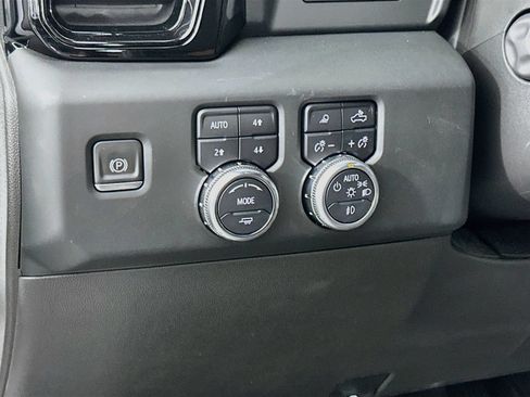 Used 2022 GMC Sierra 1500 AT4 w/ AT4 Premium Package AWD/4WD image 10