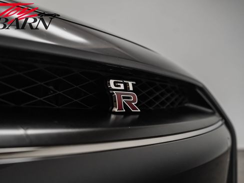 Used 2013 Nissan GT-R Black Edition image 9