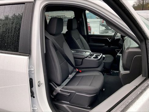 Used 2024 Chevrolet Silverado 2500 LT image 6