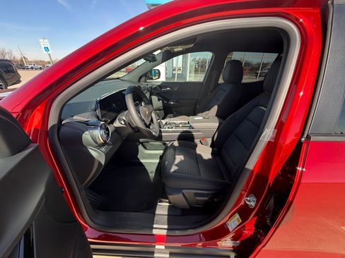 New 2026 Chevrolet Equinox LT w/ Safety and Technology Package FWD image 9