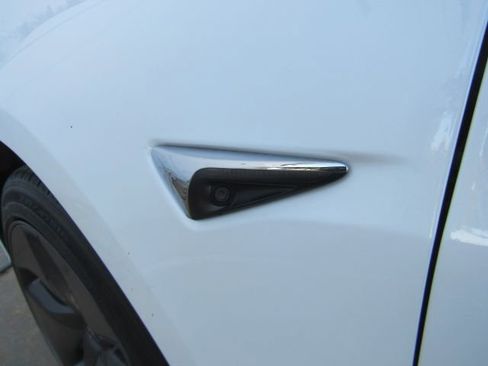 Used 2019 Tesla Model 3 Standard Range image 16