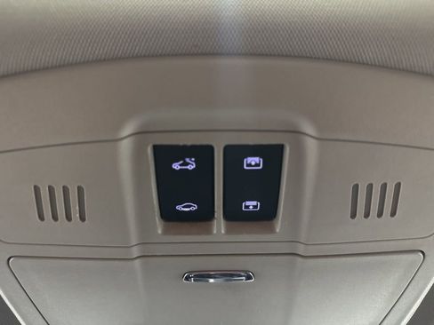 Used 2020 Buick Envision Premium AWD/4WD image 42