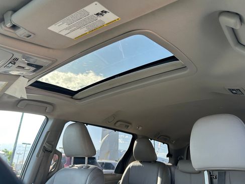 Used 2016 Toyota Sienna XLE FWD image 30
