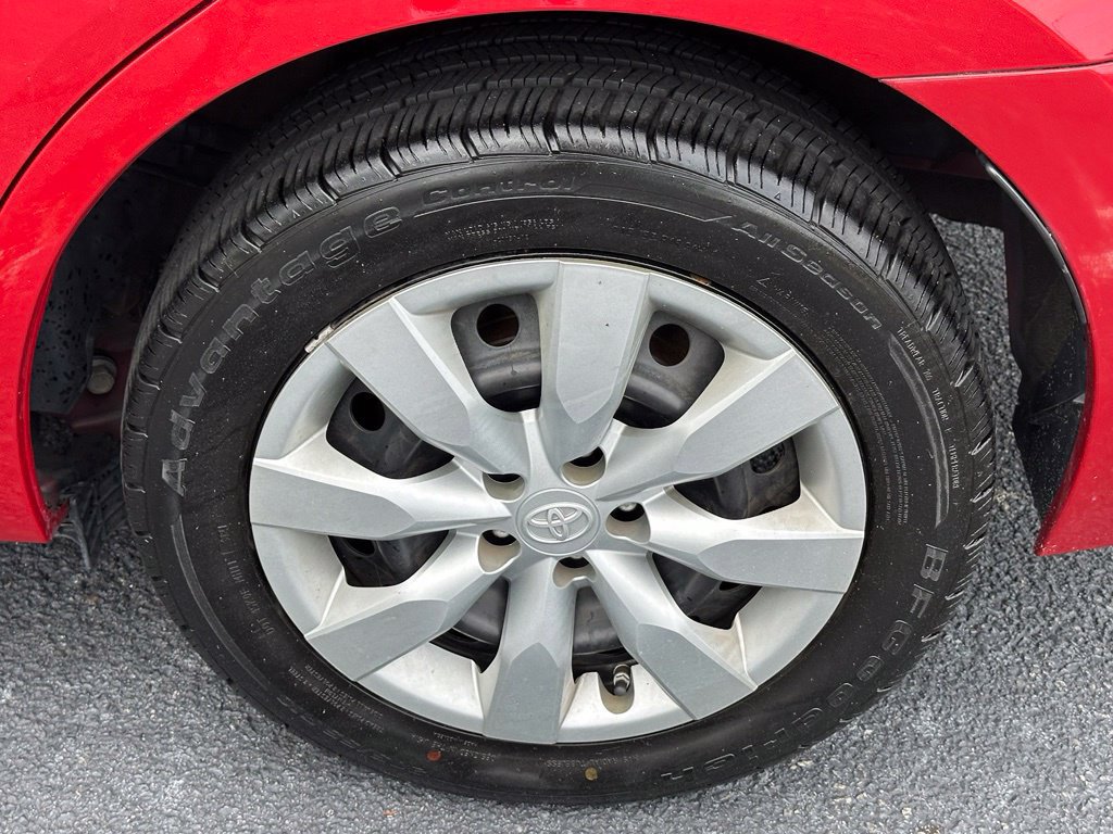 Used 2016 Toyota Corolla LE FWD image 33