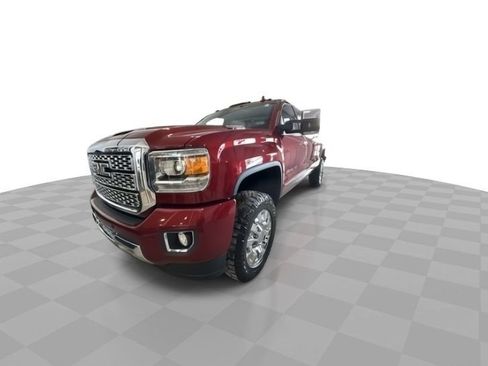 Used 2018 GMC Sierra 2500 Denali w/ Duramax Plus Package image 4