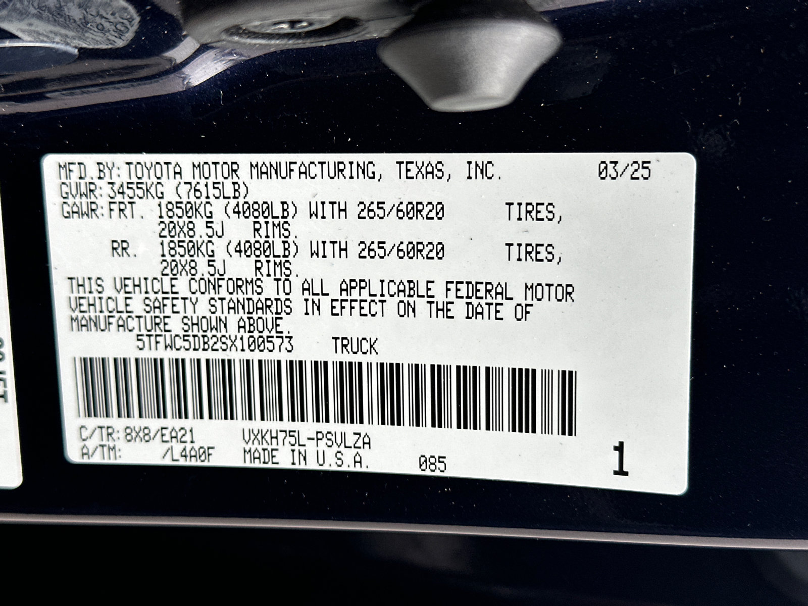 Used 2025 Toyota Tundra Limited w/ TRD Off-Road Package AWD/4WD image 31