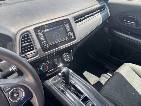Used 2019 Honda HR-V LX image 19