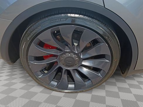 Used 2025 Tesla Model Y Performance AWD/4WD image 15