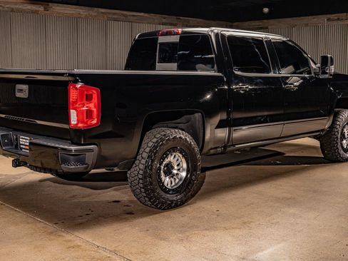 Used 2018 Chevrolet Silverado 1500 LTZ Z71 w/ LTZ Plus Package image 9