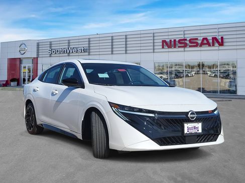 New 2026 Nissan Sentra SR w/ SR Premium Package FWD image 4