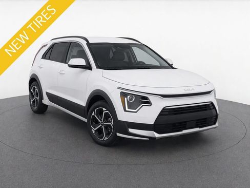 Certified 2025 Kia Niro LX FWD image 2
