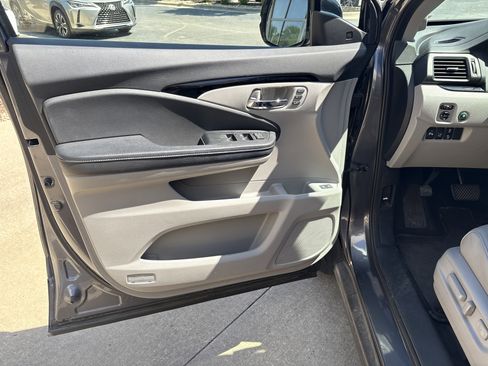 Used 2016 Honda Pilot Elite image 14