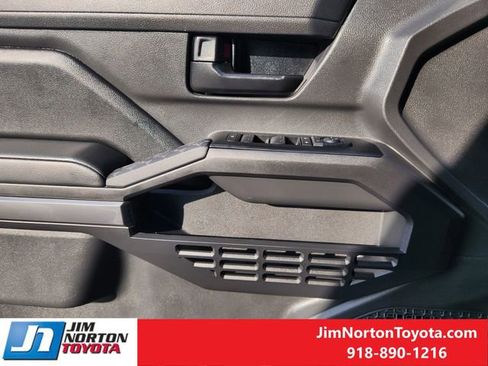 Used 2025 Toyota Tacoma SR5 AWD/4WD image 24