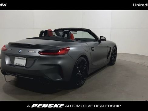 Used 2024 BMW Z4 M40i w/ Premium Package image 8