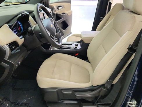 Used 2023 Chevrolet Traverse LS FWD image 15