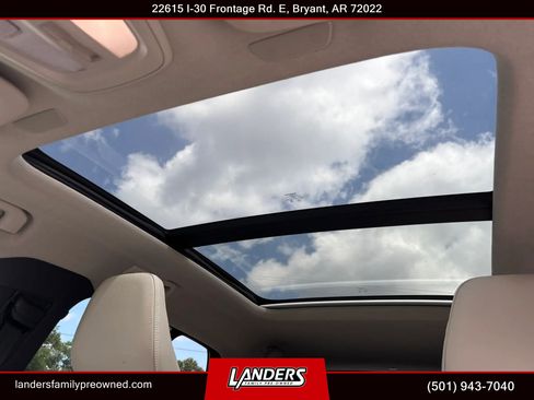 Used 2023 Volvo XC40 B4 Ultimate FWD image 18
