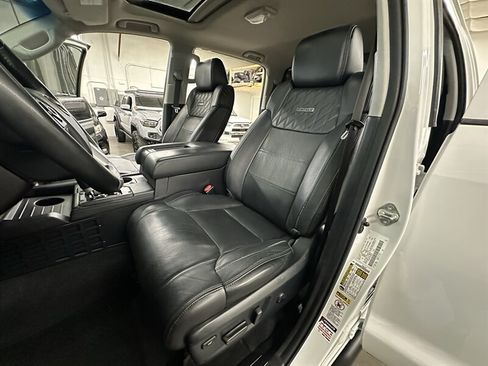 Used 2017 Toyota Tundra Platinum AWD/4WD image 25