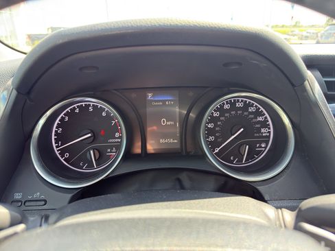 Used 2018 Toyota Camry SE FWD image 20