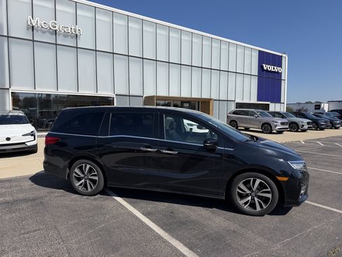 Used 2020 Honda Odyssey Elite image 3