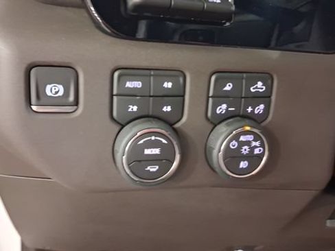 Used 2026 Chevrolet Silverado 3500 LTZ w/ LTZ Premium Package AWD/4WD image 32