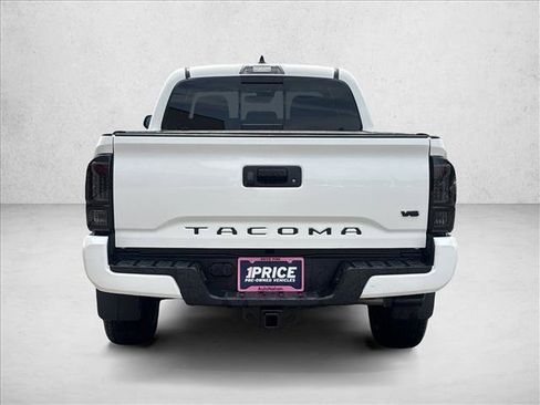 Used 2020 Toyota Tacoma TRD Sport AWD/4WD image 6