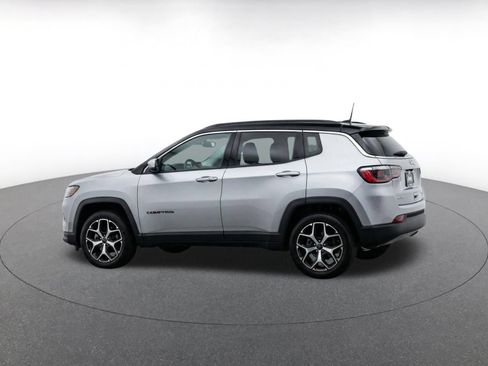 Used 2025 Jeep Compass Limited AWD/4WD image 4