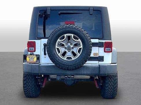Used 2015 Jeep Wrangler Unlimited Rubicon w/ Connectivity Group AWD/4WD image 4
