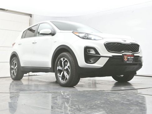 Used 2022 Kia Sportage LX AWD/4WD image 30