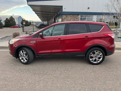 Used 2016 Ford Escape SE image 2