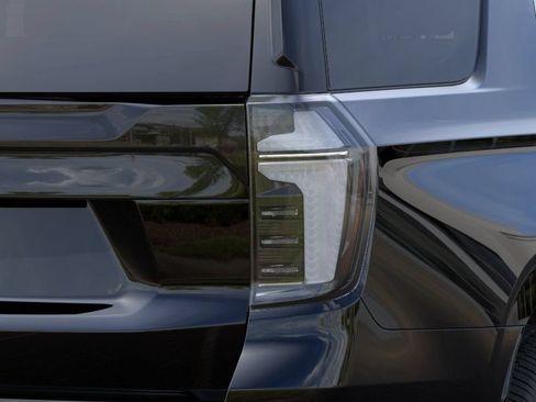 New 2026 Chevrolet Tahoe High Country w/ Sun And Tow Package AWD/4WD image 11