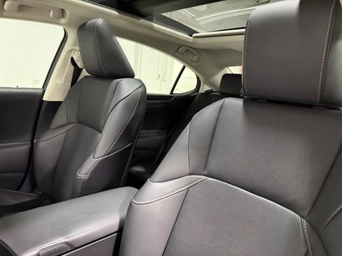 Used 2022 Lexus ES 350 w/ Premium Package image 17