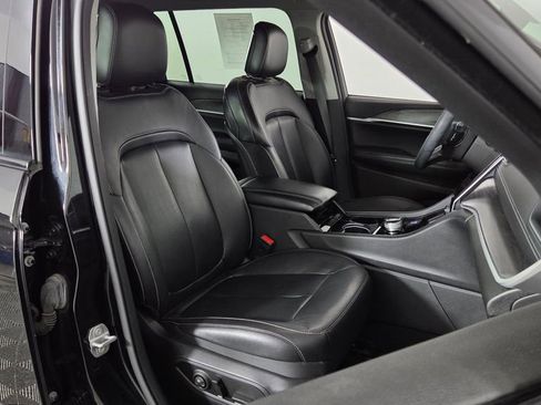 Used 2023 Jeep Grand Cherokee L Limited w/ Black Appearance Package AWD/4WD image 42