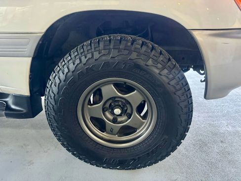 Used 1999 Toyota Land Cruiser image 12