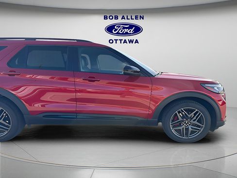 New 2026 Ford Explorer ST-Line w/ ST-Line Street Pack AWD/4WD image 10