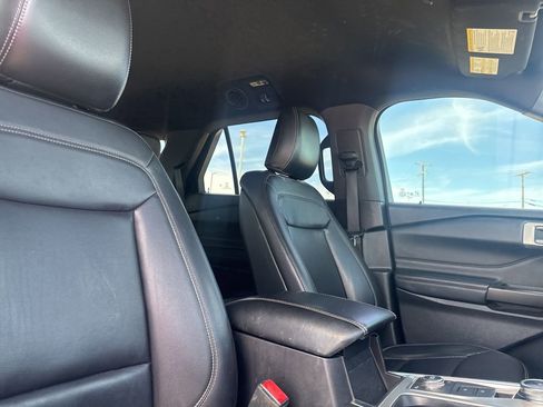 Used 2020 Ford Explorer XLT w/ Equipment Group 202A image 30