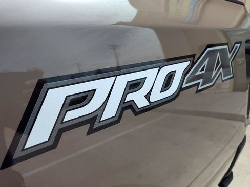 Used 2021 Nissan Titan PRO-4X w/ Pro-4x Convenience Package AWD/4WD image 11