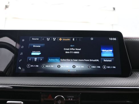 Used 2025 Nissan Kicks SR FWD image 29