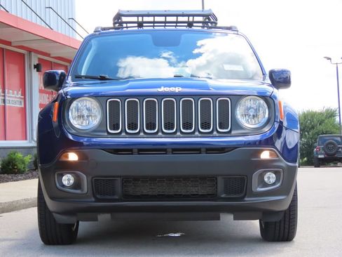 Used 2018 Jeep Renegade Latitude w/ UConnect 8.4 Nav Group FWD image 6