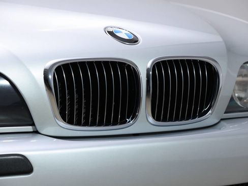 Used 2003 BMW M5 image 29