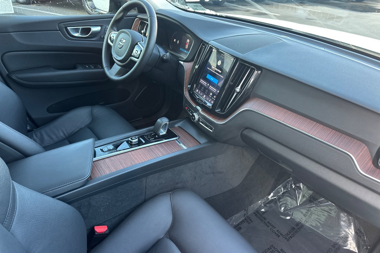Certified 2024 Volvo XC60 T8 Plus AWD/4WD image 19
