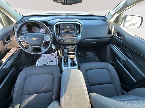 Used 2022 Chevrolet Colorado LT w/ LT Convenience Package image 7