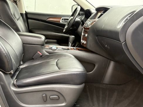 Used 2019 Nissan Pathfinder Platinum image 44