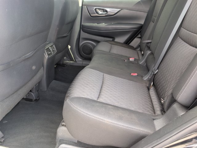 Used 2020 Nissan Rogue SV FWD image 10