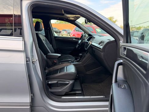 Used 2019 Volkswagen Tiguan SEL Premium R-Line AWD/4WD image 35