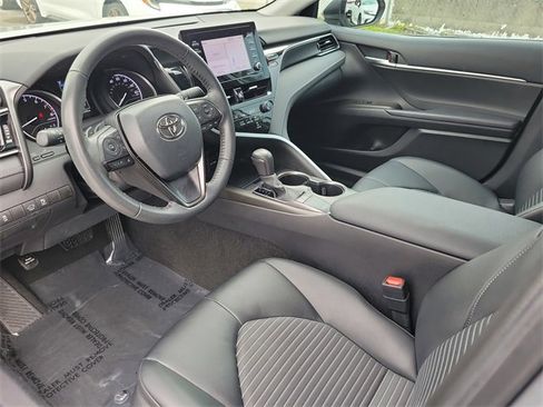 Used 2023 Toyota Camry SE image 11